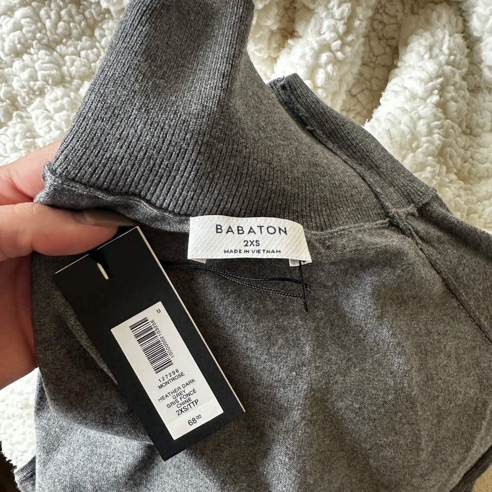 Babaton montrose  Knit vest Top. NWT perfect condition